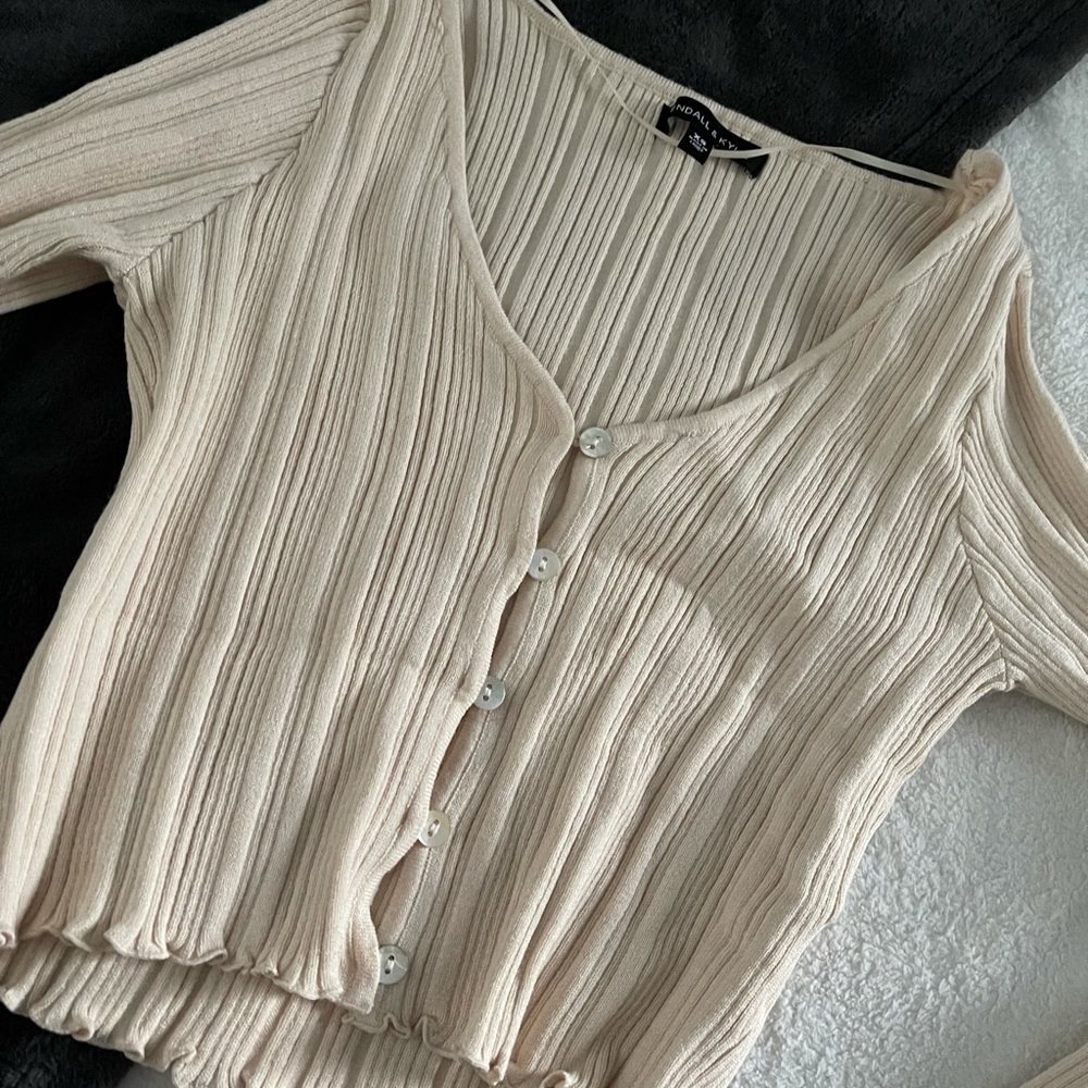kendall and kylie v neck